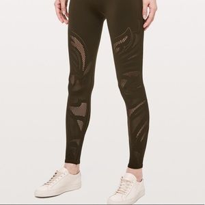 En Avante reveal tight